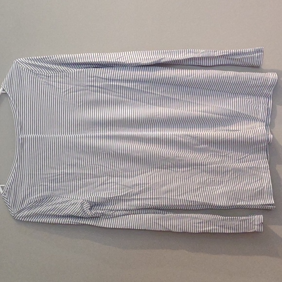 NWT‎ Banana Republic women's medium long sleeve navy white stripe 5 button top - Picture 5 of 5